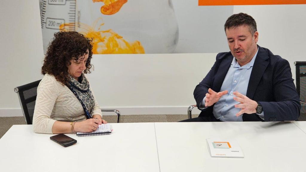 Noelia Hernández Nieto (DISRUPTORES) y José Miguel Durán (Bankinter) en un momento de la entrevista.