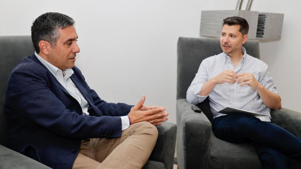 Javier Ortega y Alberto Morlanes durante la entrevista.