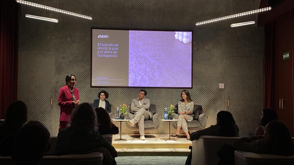 De izquierda a derecha, Olga Trapero, CMO del Grupo ALVIC; Lucía González-Orús, del estudio PersonalK; Héctor Ruiz-Velázquez, de la firma que lleva su nombre; y Cristina Rebuelta, de Rebuelta Domecq.