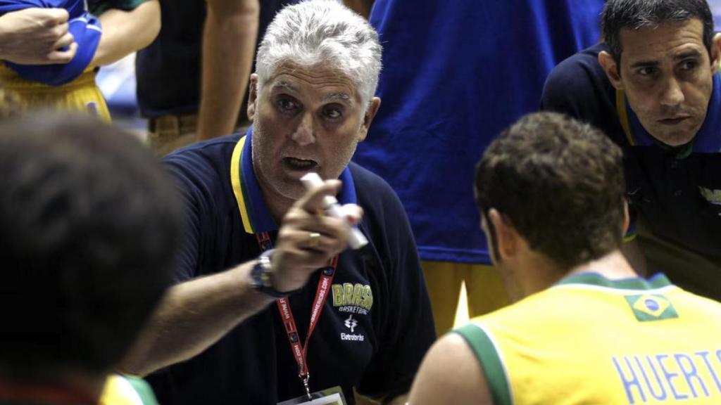 Moncho Monsalve, durante su etapa como seleccionador de Brasil