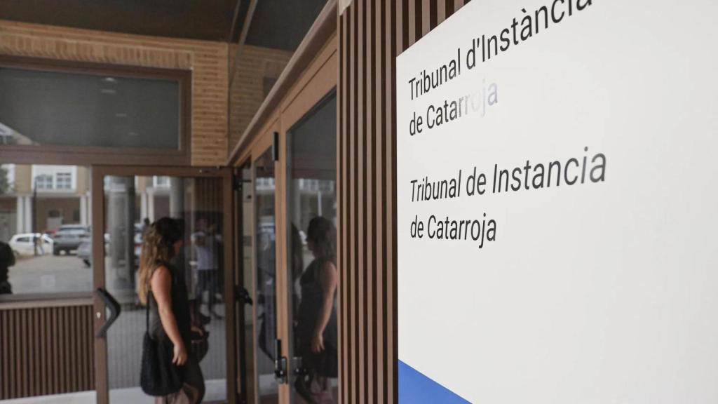 Imagen de los juzgados de Catarroja.  EFE / Manuel Bruque