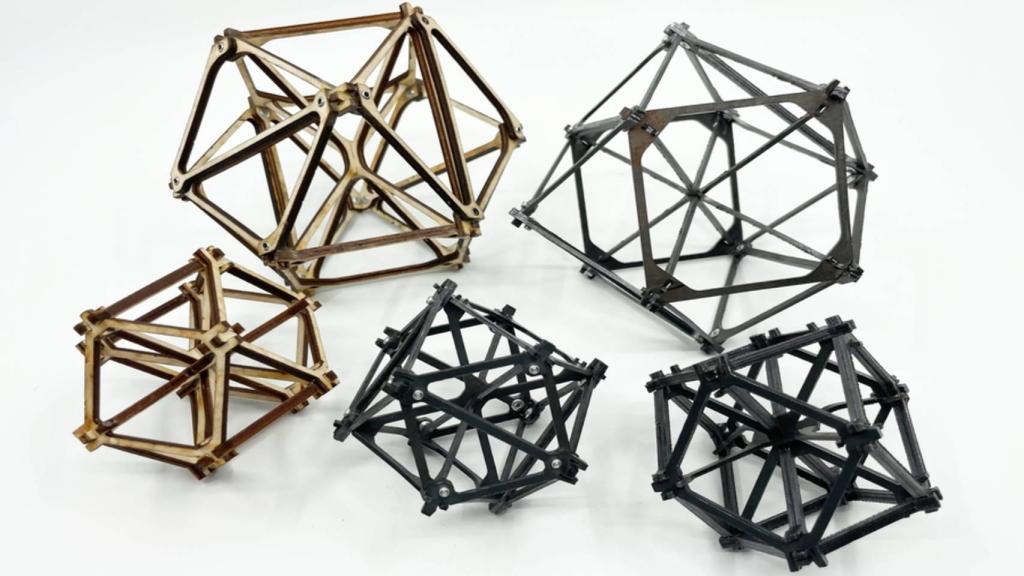 Estructuras de plástico, madera y acero creadas con el robot del MIT.