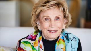 La psicóloga y escritora Edith Eger, superviviente del Holocausto fallecida este lunes a los 98 años. Foto cedida por la editorial Planeta