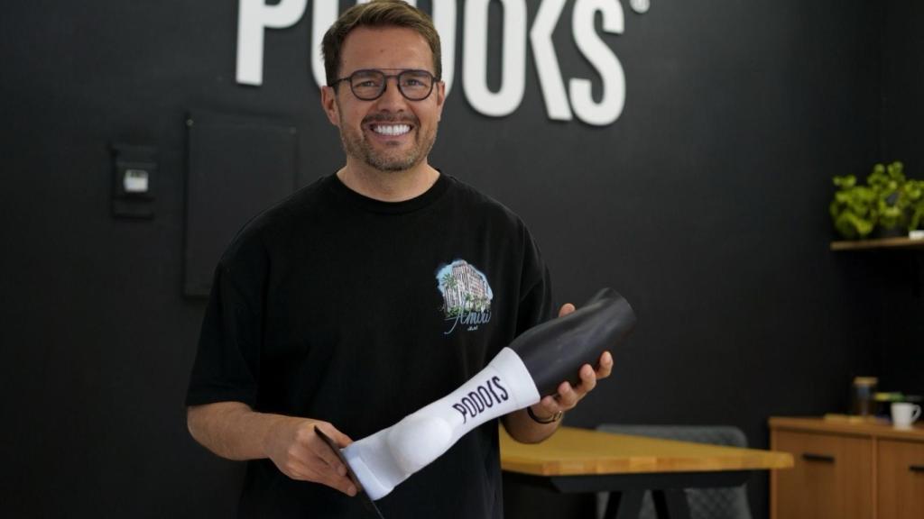 David Moreno con unos calcetines de Podoks.
