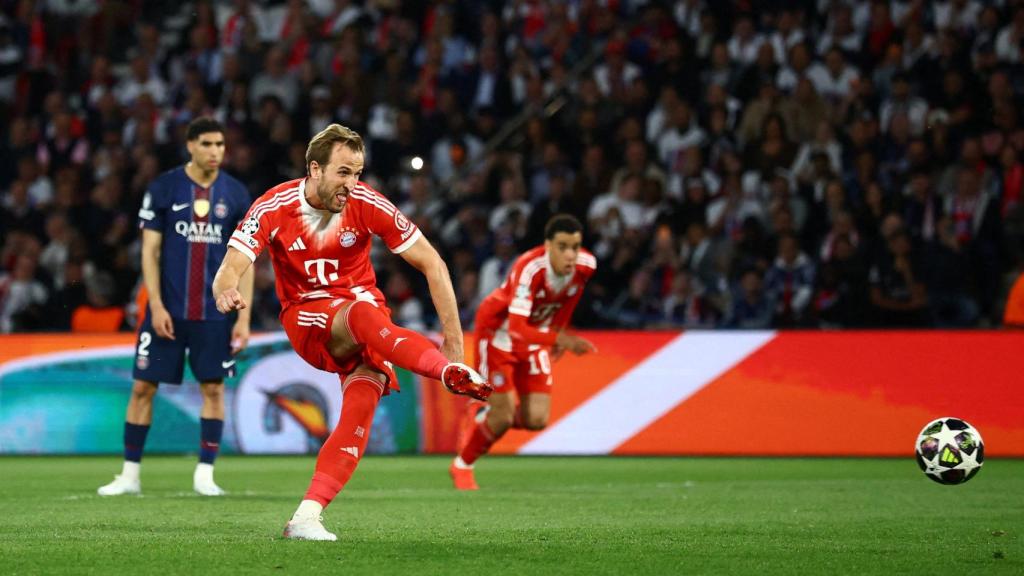 Kane marca el gol ante el PSG.