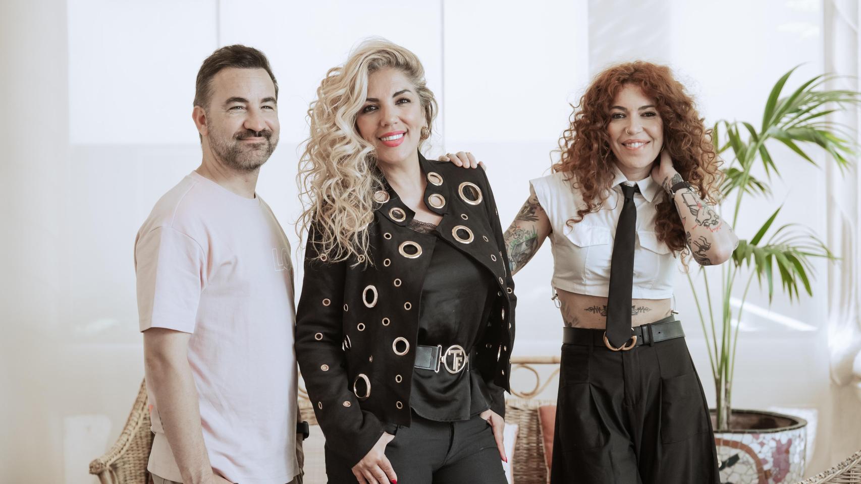 Rebeca junto a Sara Cristo y Dany BPM