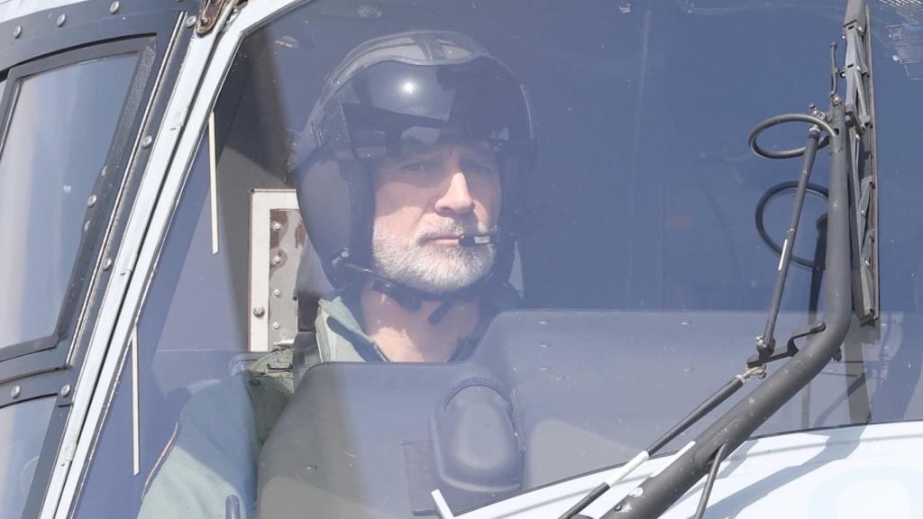 El Rey en la cabina del NH-90