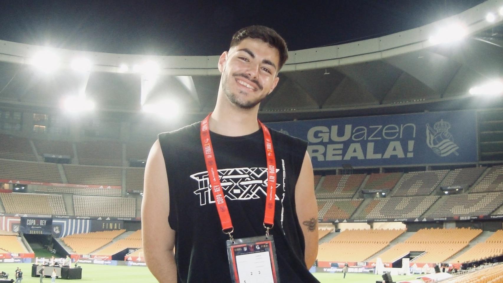 Alberto García, vallisoletano, posa en el Estadio Cartuja tras la final de la Copa del Rey