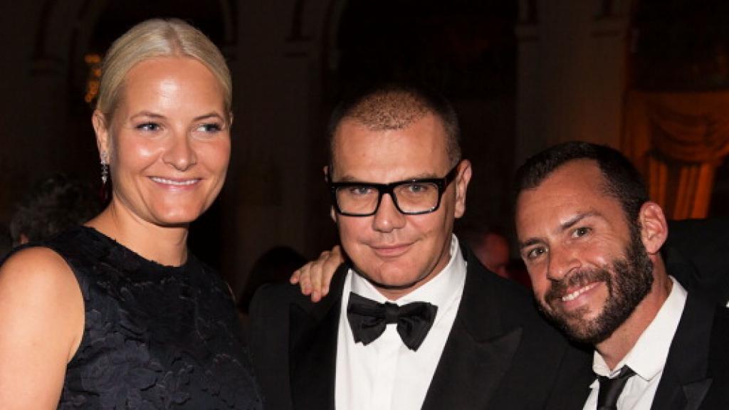 Mette-Marit de Noruega, con su amigo Boris Nikolic, quien le presentó a Jeffery Epstein.