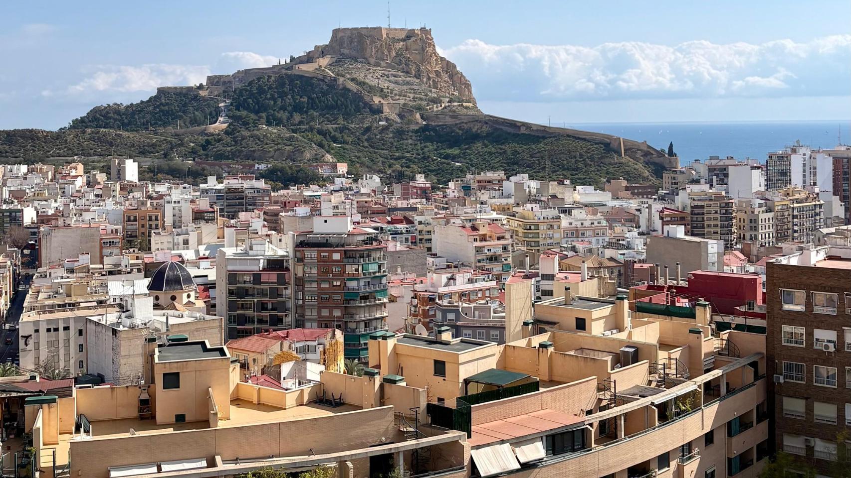 Vistas de la ciudad de Alicante desde el Castillo de San Fernando