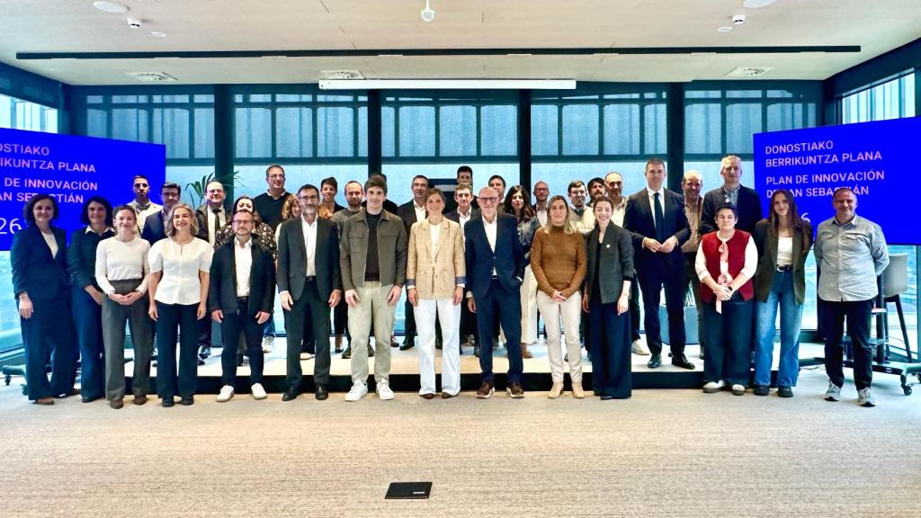 Cargos municipales y empresariales, durante la presentación del Plan de Innovación.