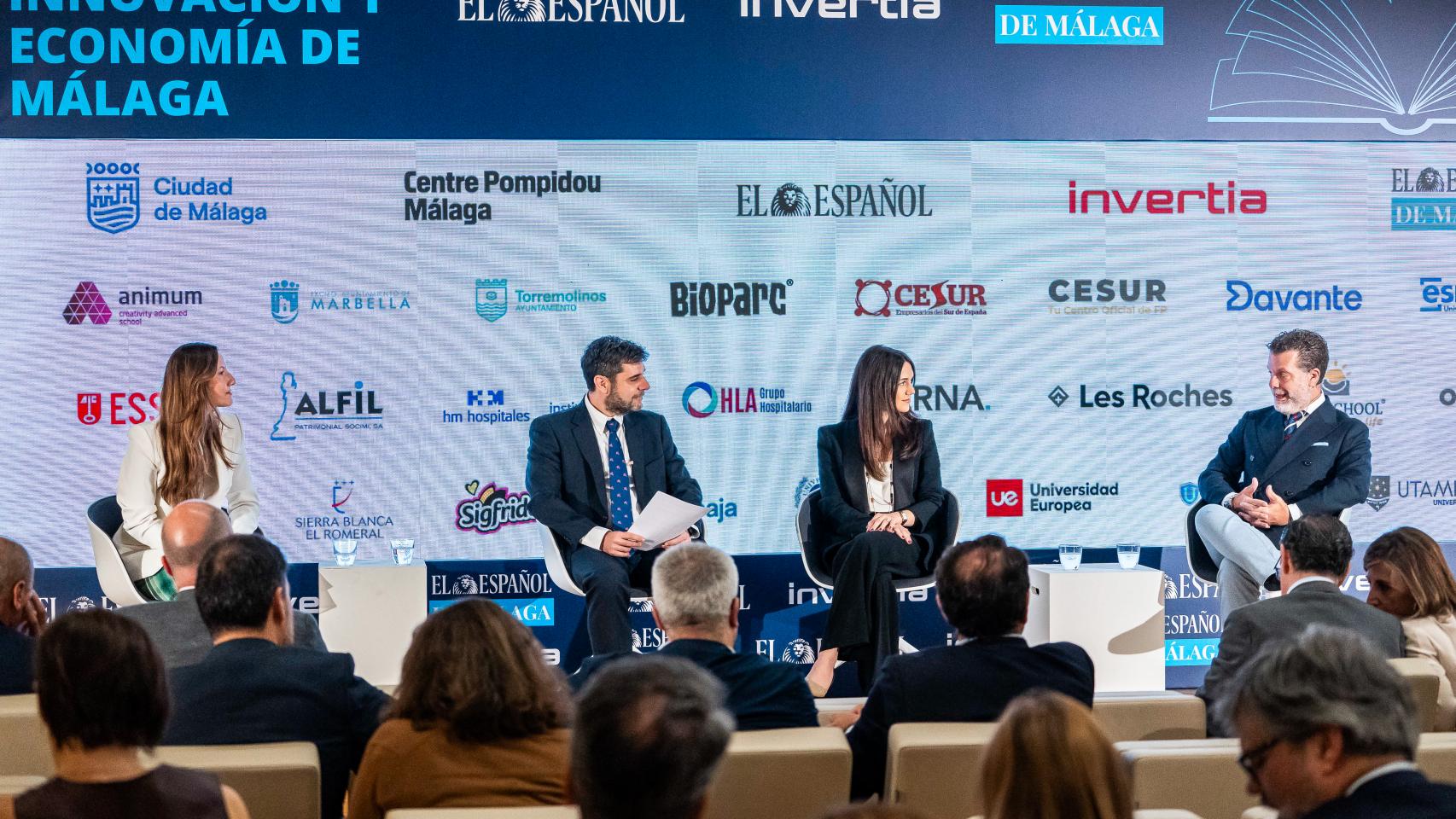 Imagen de la mesa redonda 'Formar buenos profesionales y buenas personas'.