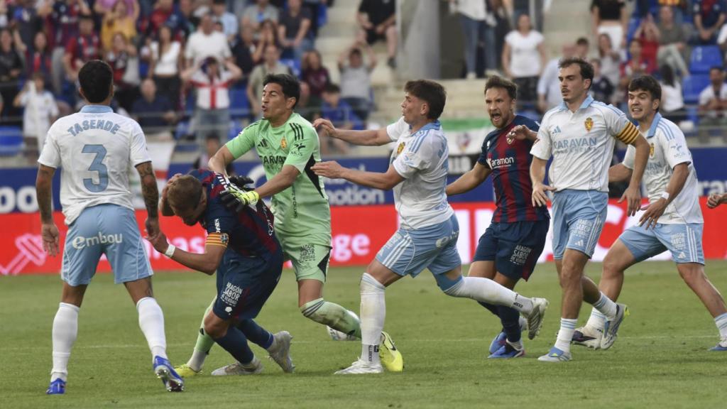 Esteban Andrada, en el momento del puñetazo a Jorge Pulido