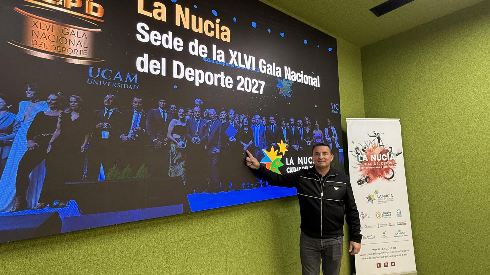 El alcalde Bernabé Cano en la presentación de la gala nacional del deporte 2027.