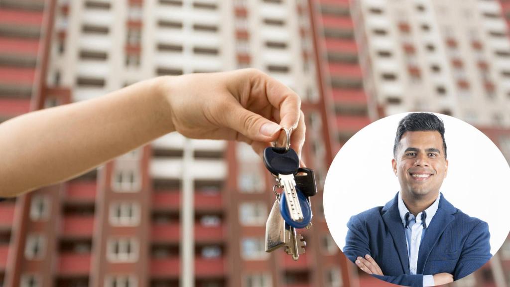 Montaje de Yogi Thadhani con la entrega de llaves de una vivienda.