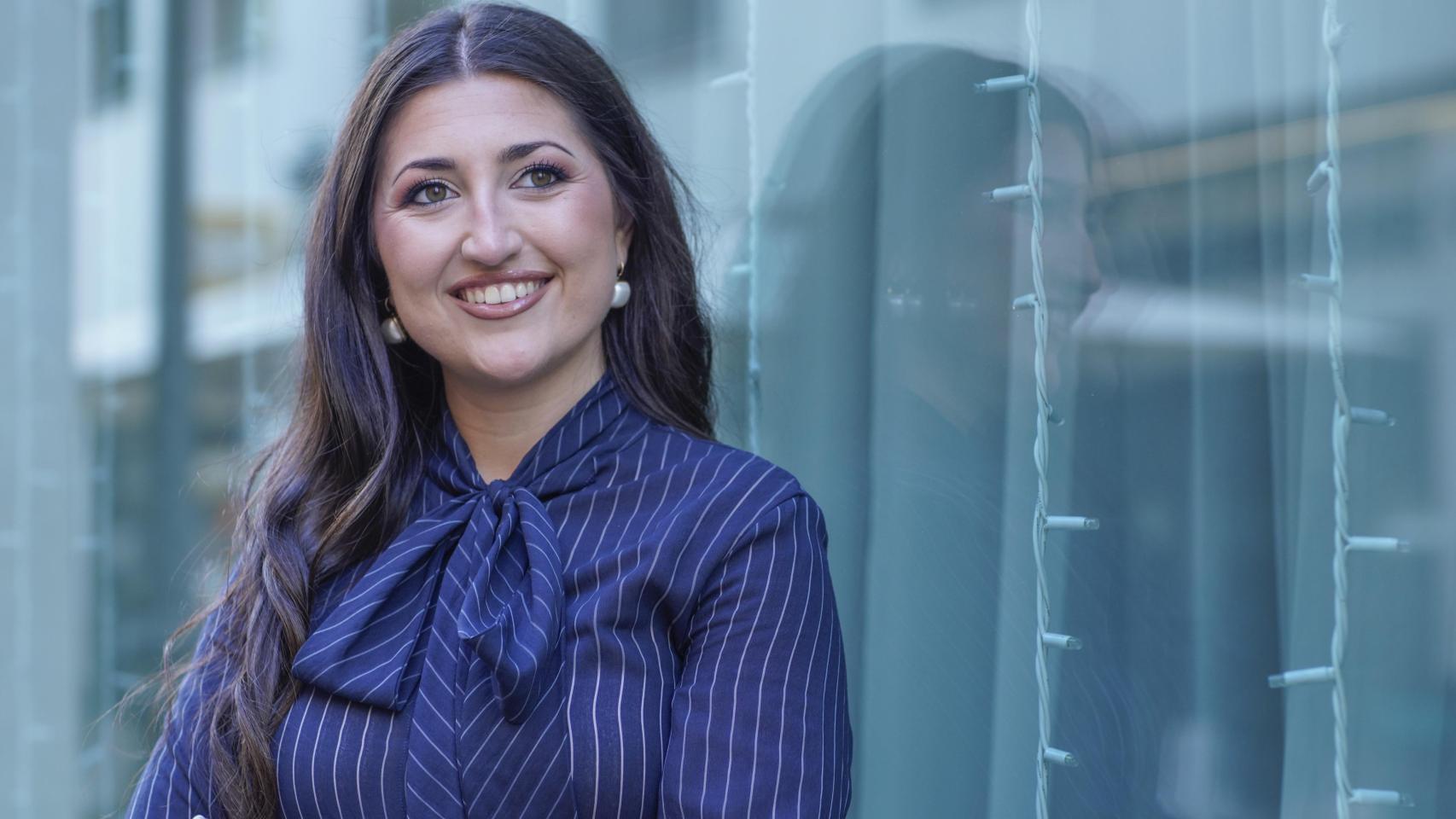 La Bellea del foc, Adriana Vico, lista para dar el relevo a la nueva representante de las Hogueras.