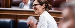 La ministra de Sanidad, Mónica García, durante una sesión plenaria en el Congreso, a 29 de abril. 