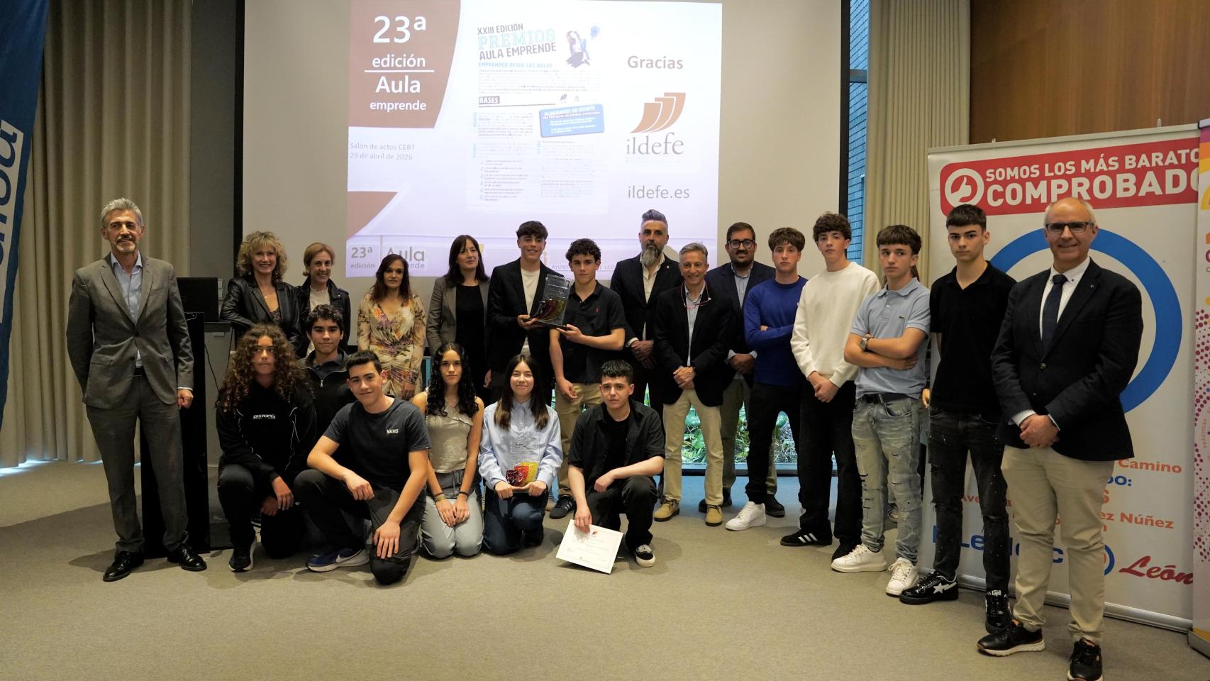 Foto de familia de los premiados del XXIII Premio Aula Emprende (Ildefe).