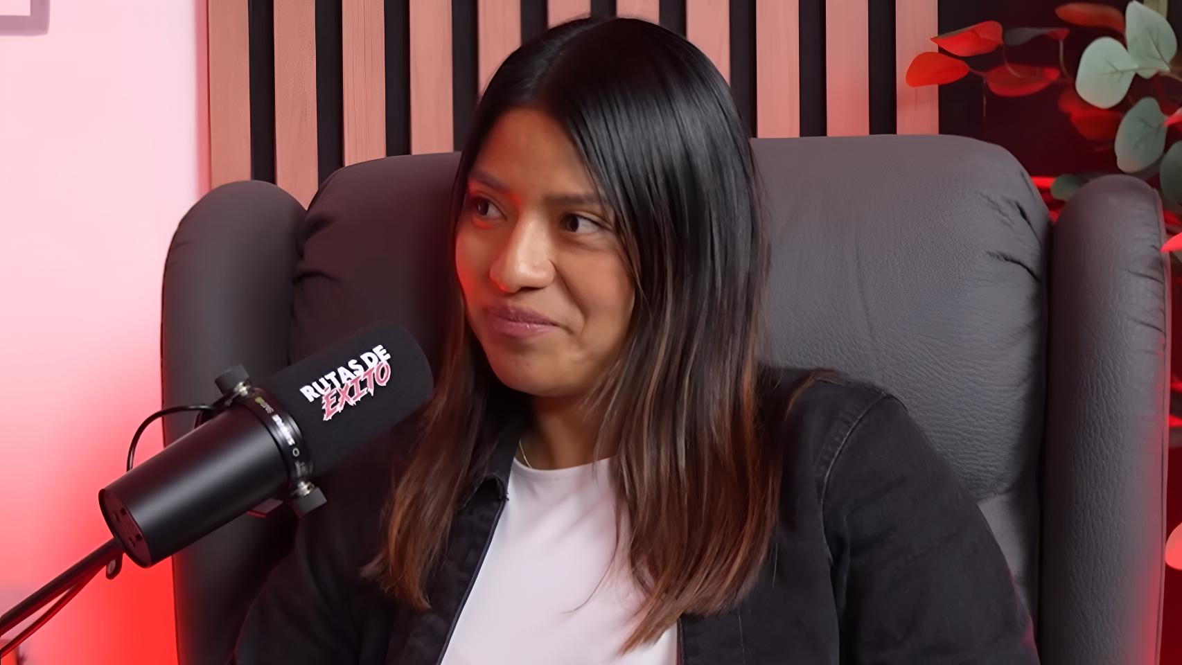 Rosa, camionera y madre soltera, en el pódcast 'Rutas de Éxito'