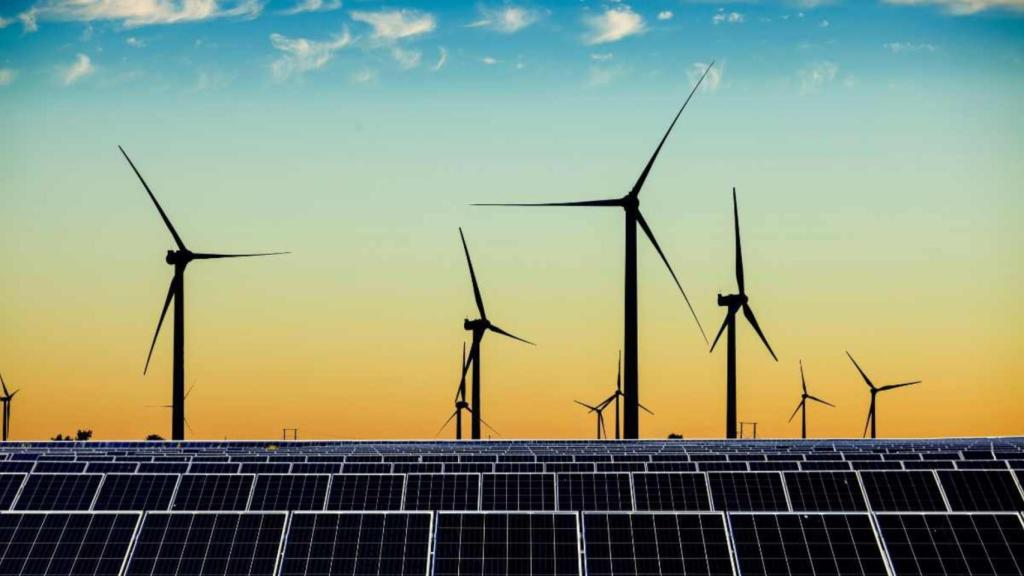 Arabia Saudí cambia de estrategia: el mayor exportador de crudo busca liderar la transición verde y romper el equilibrio energético