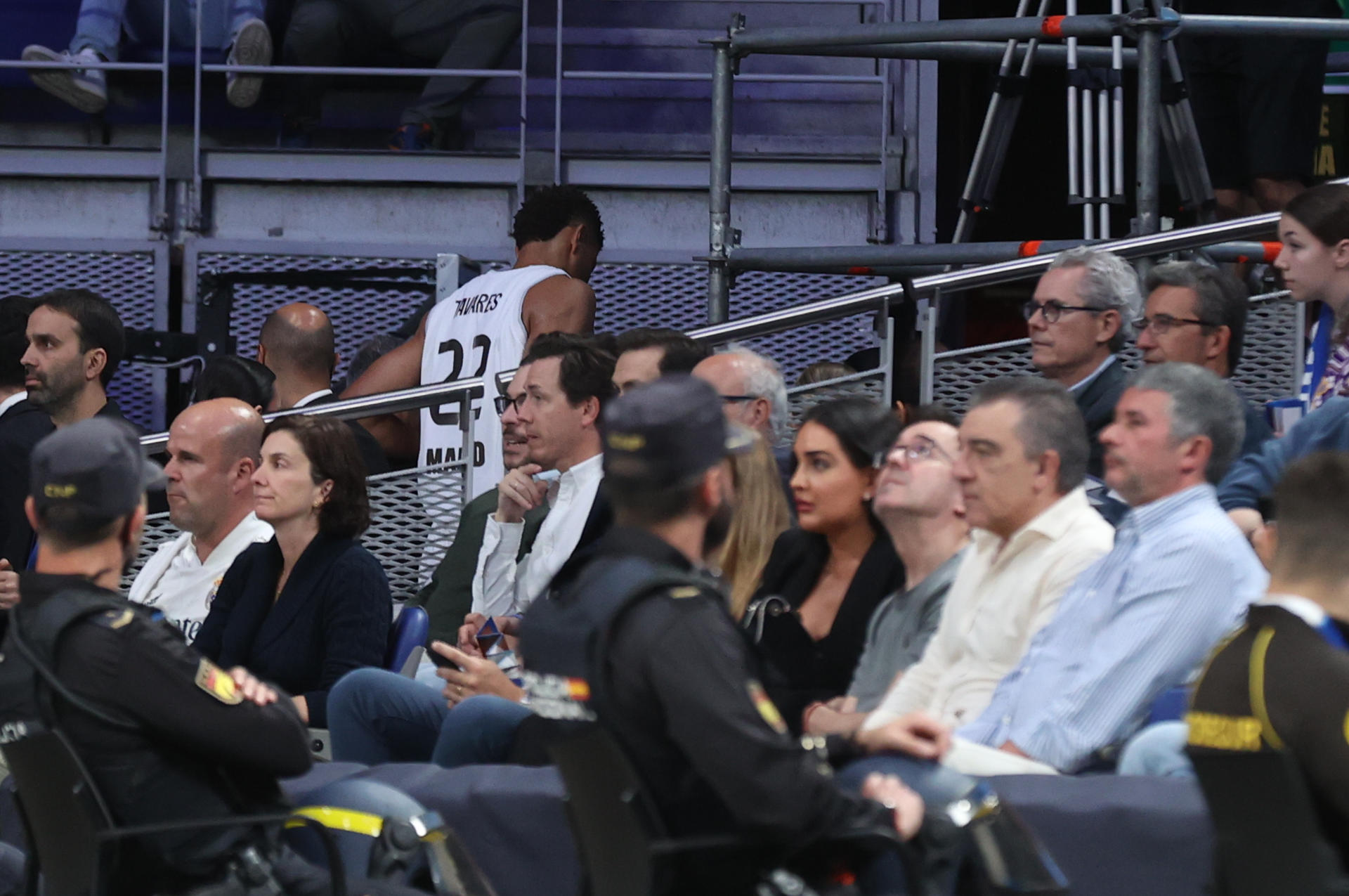 Tavares se marcha lesionado durante el partido contra el Hapoel.