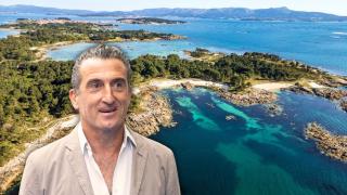 Luis Zahera y el Parque Natural de Carreirón, en Illa de Arousa, en un montaje de elaboración propia.