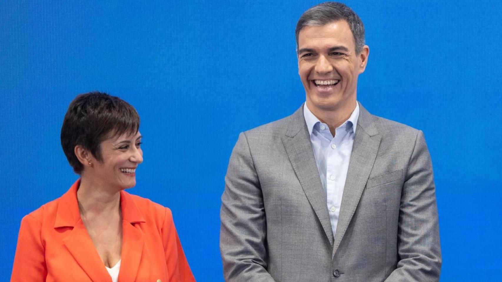 Isabel Rodríguez, ministra de Vivienda y Pedro Sánchez, presidente del Gobierno.png