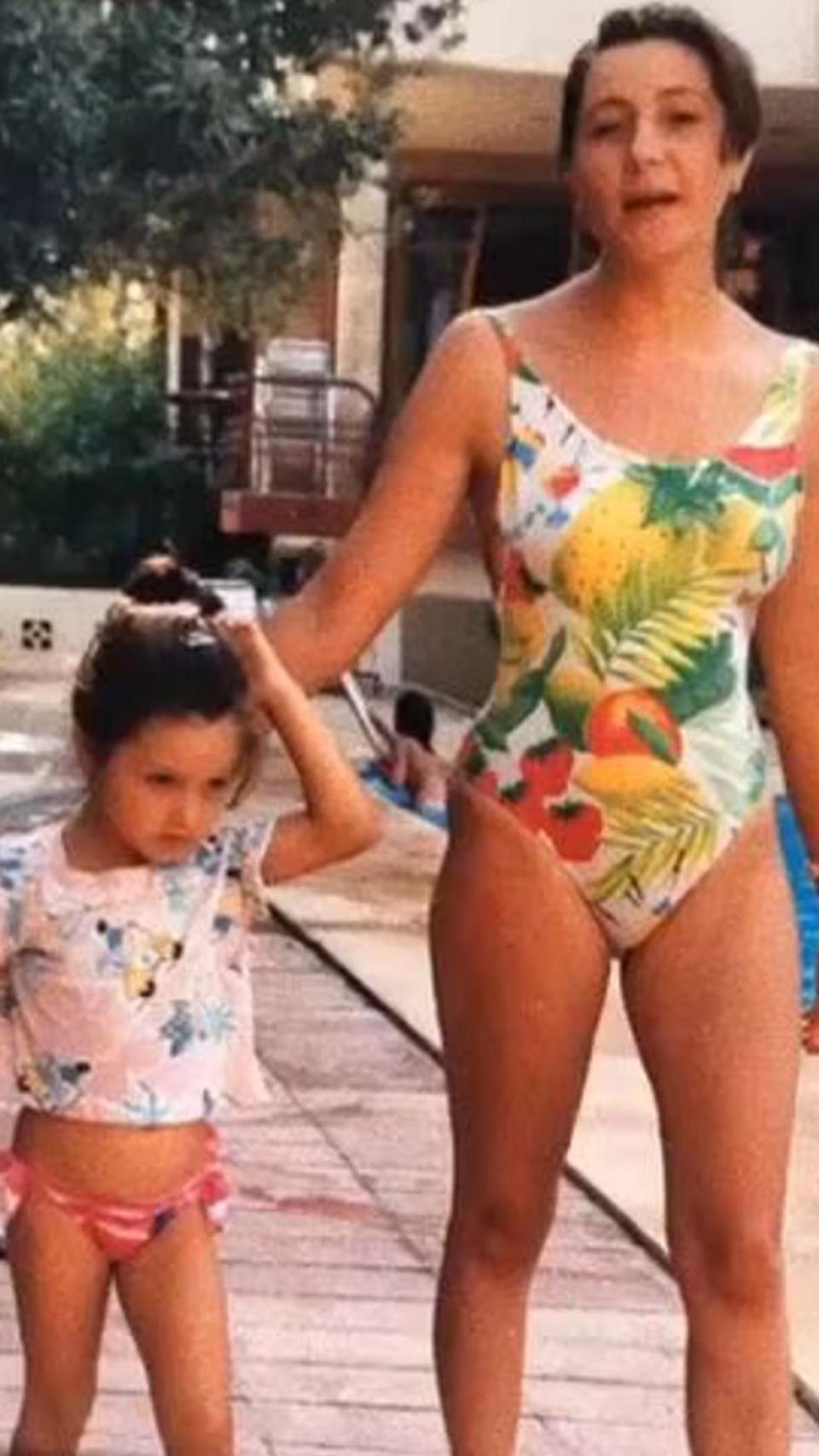 Sara Carbonero, con su madre, Goyi Arévalo, en una instantánea de su cuenta de Instagram.