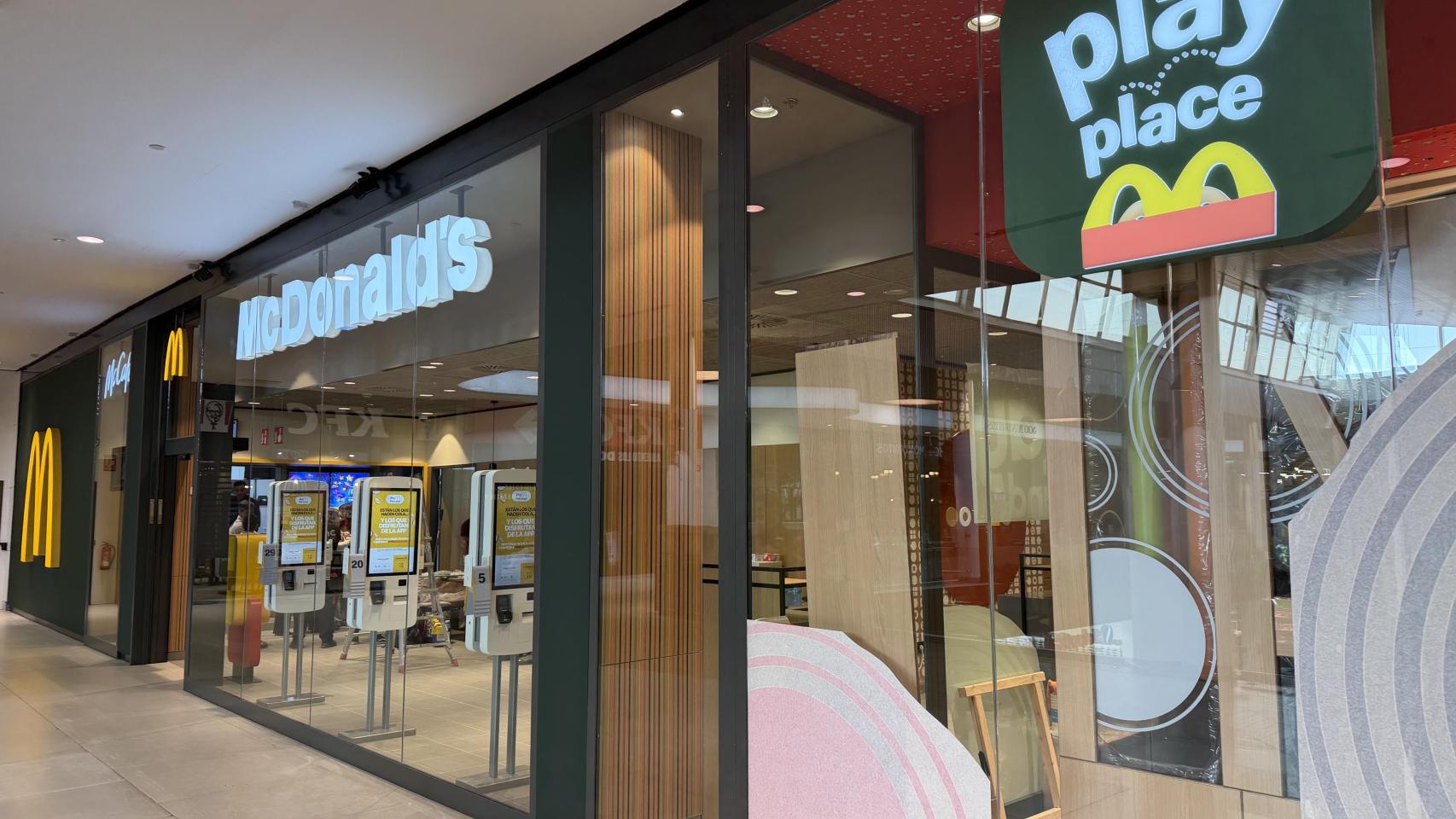 Exterior del nuevo McDonald's en Castilla-La Mancha.