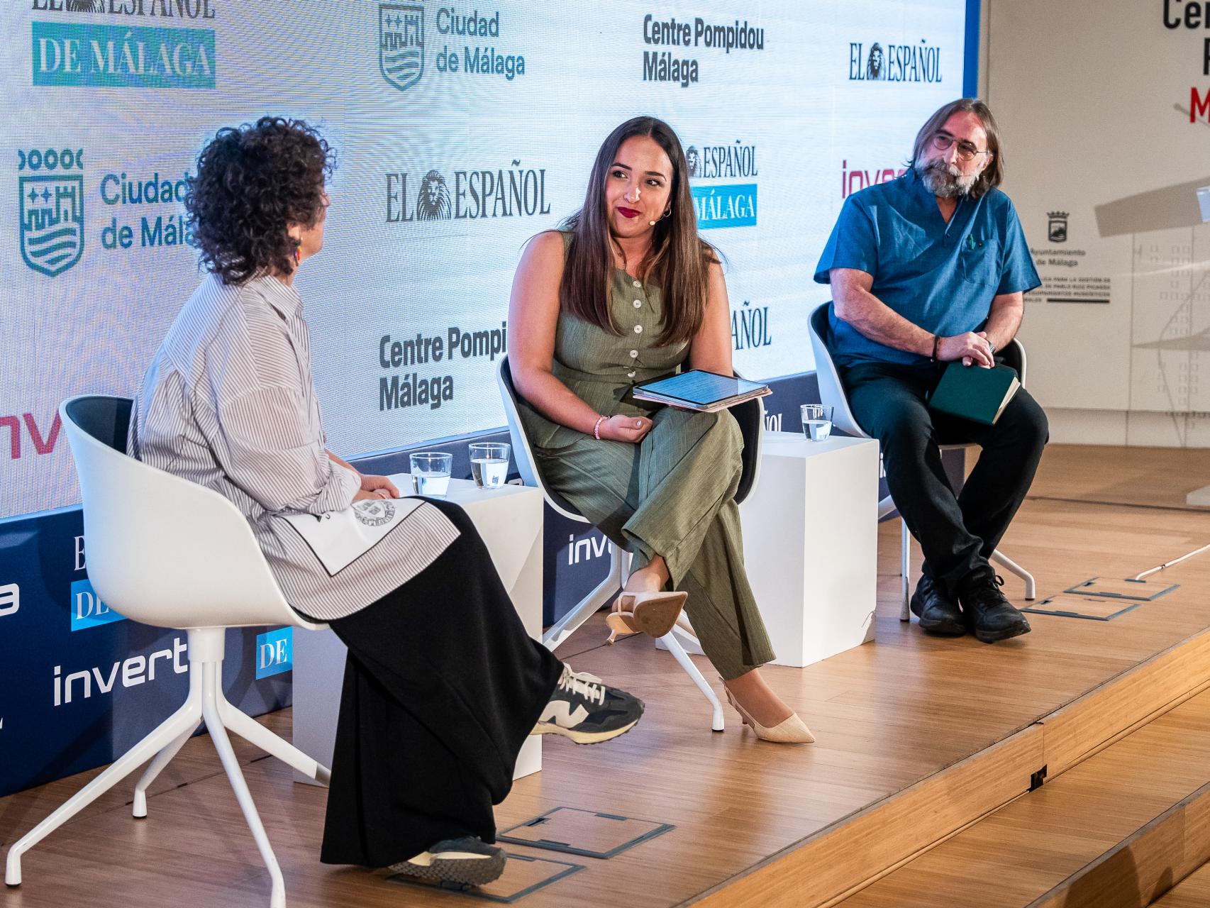 Imagen de la conversación a dos bajo el título 'Formación en igualdad y necesidades especiales: ¿está el profesorado preparado?', en la segunda jornada del V Foro de Educación, Innovación y Tecnología.