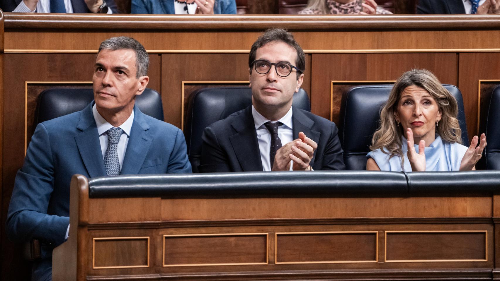 Pedro Sánchez, Carlos Cuerpo y Yolanda Díaz, en el Congreso.-