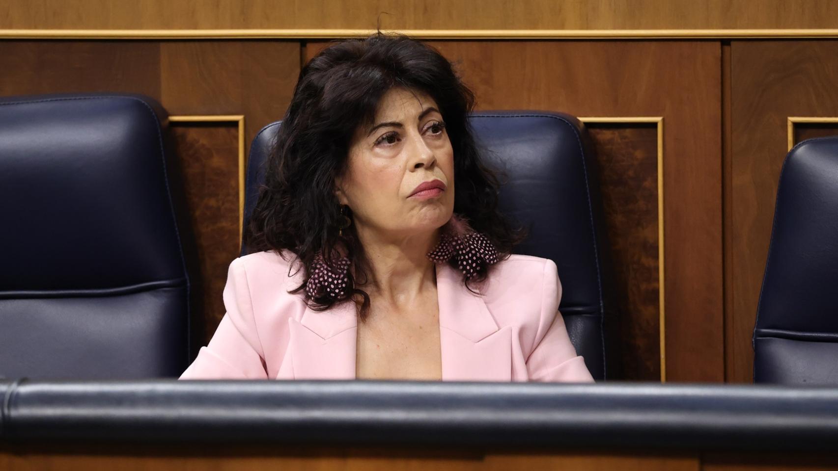 La ministra de Igualdad, Ana Redondo, durante el debate de este jueves en el Congreso.