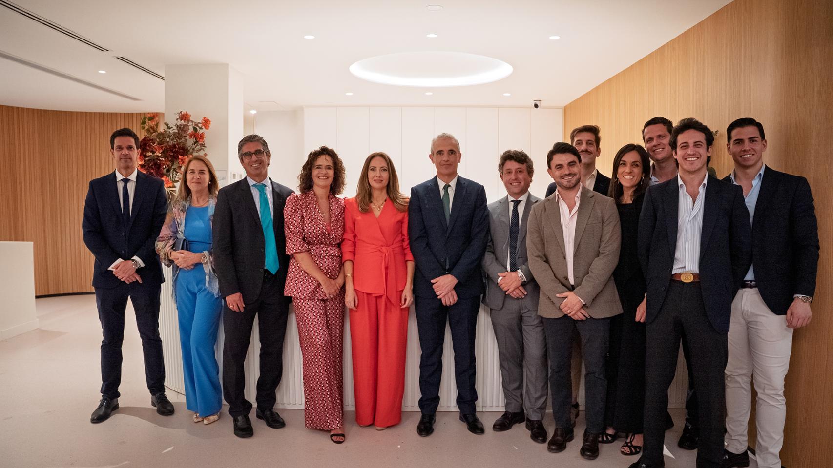 Parte del equipo de Suturo, durante la inauguración de la clínica en Sevilla. / Arteria