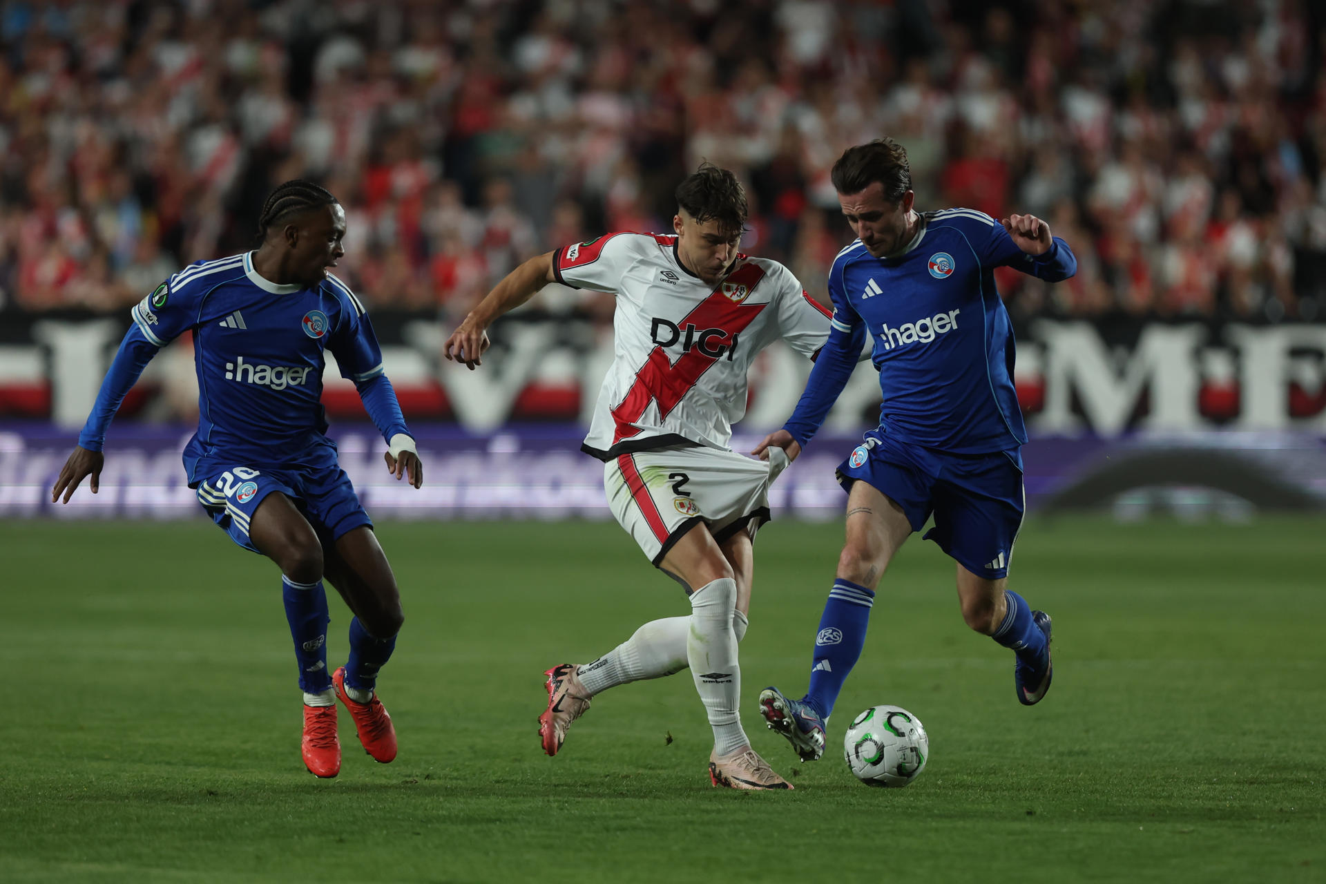 Ratiu, durante el partido contra el Estrasburgo.