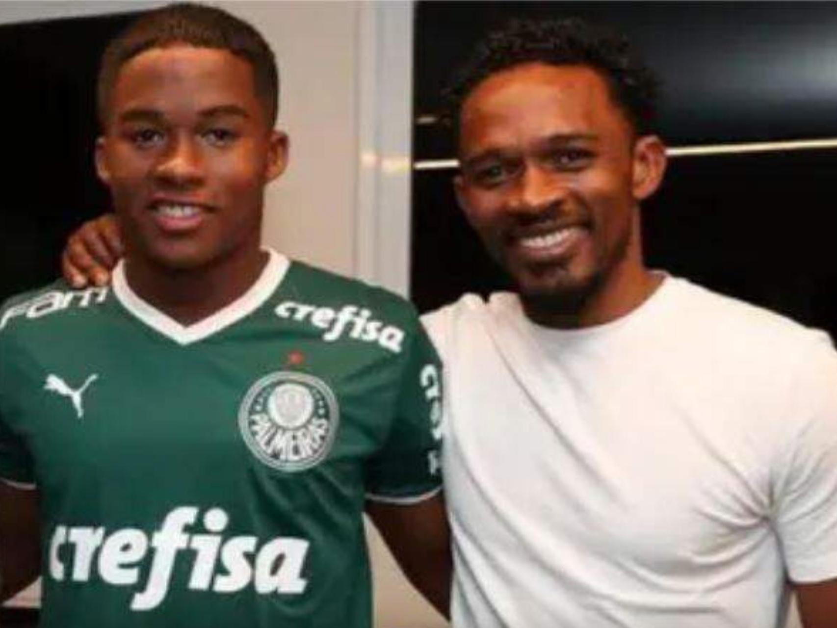 Endrick junto a su padre, Douglas Sousa