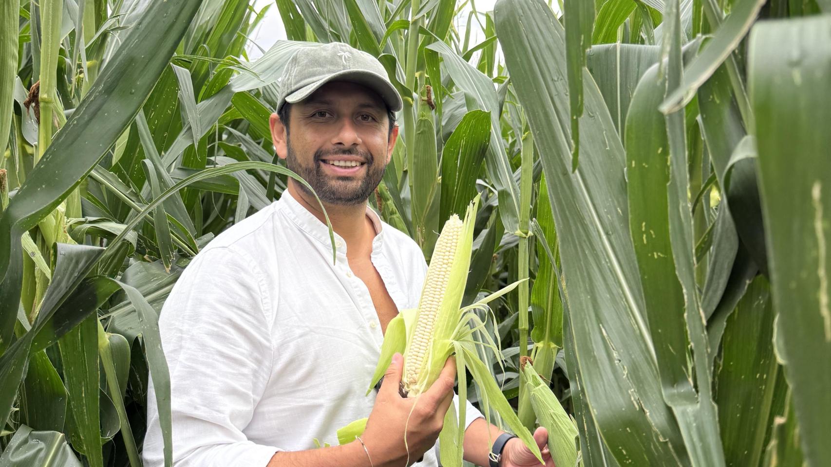 Edgar Reyes, CEO de Maiz Maya, en uno de los campos donde obtienen su maíz.