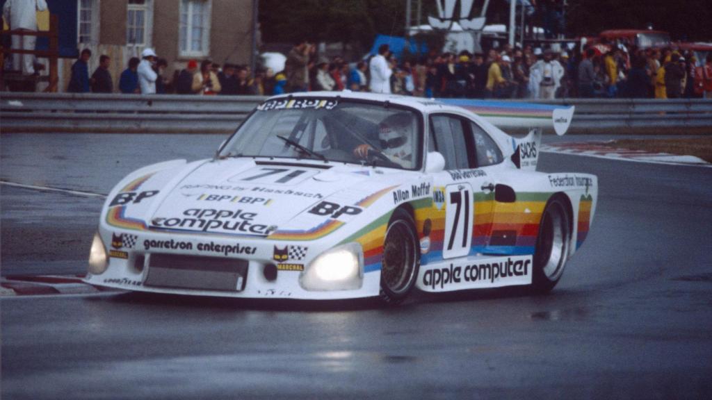 El Porsche 935 K3 con el diseño original de Apple Computer