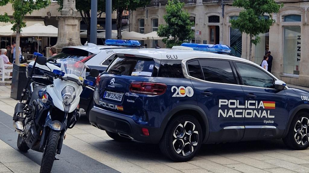 Vehículo de la Policía Nacional en Vigo.