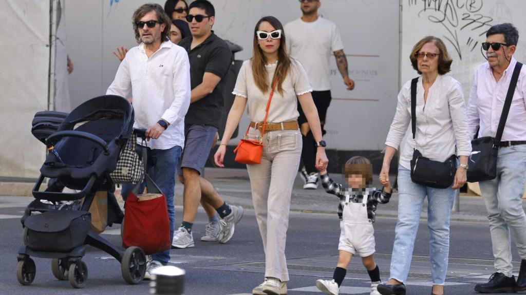 El juez Pedraz con su mujer, Elena Hormigos y su hijo, Jacobo.