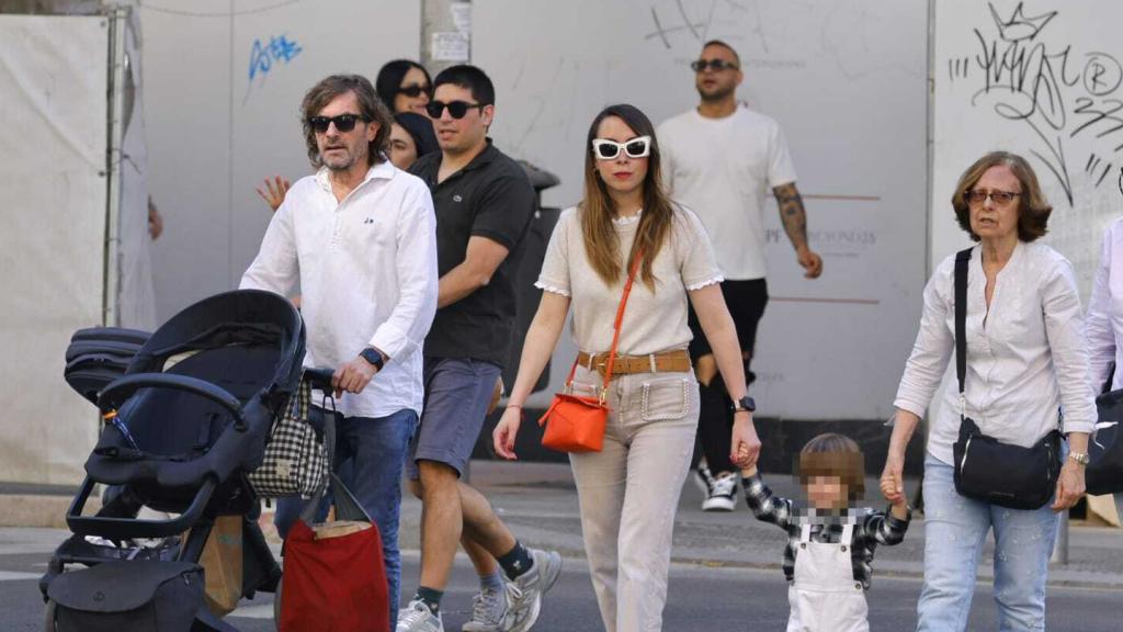 El juez Pedraz con su mujer, Elena Hormigos y su hijo, Jacobo.