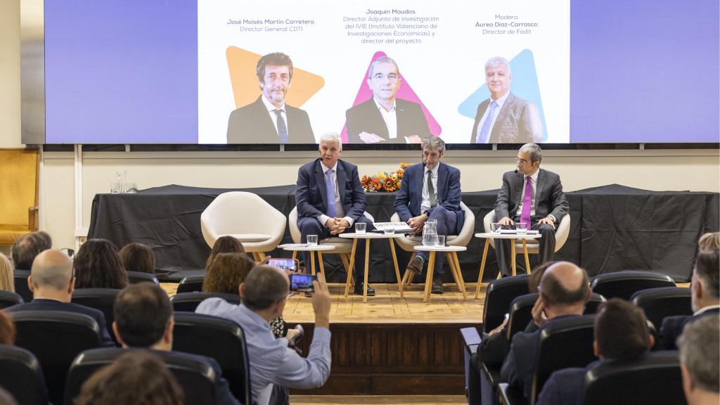 Áureo Díaz-Carrasco (Fedit), José Moisés Martín Carretero (CDTI) y Joaquín Maudos (IVIE) en el encuentro por el 30 aniversario de Fedit.