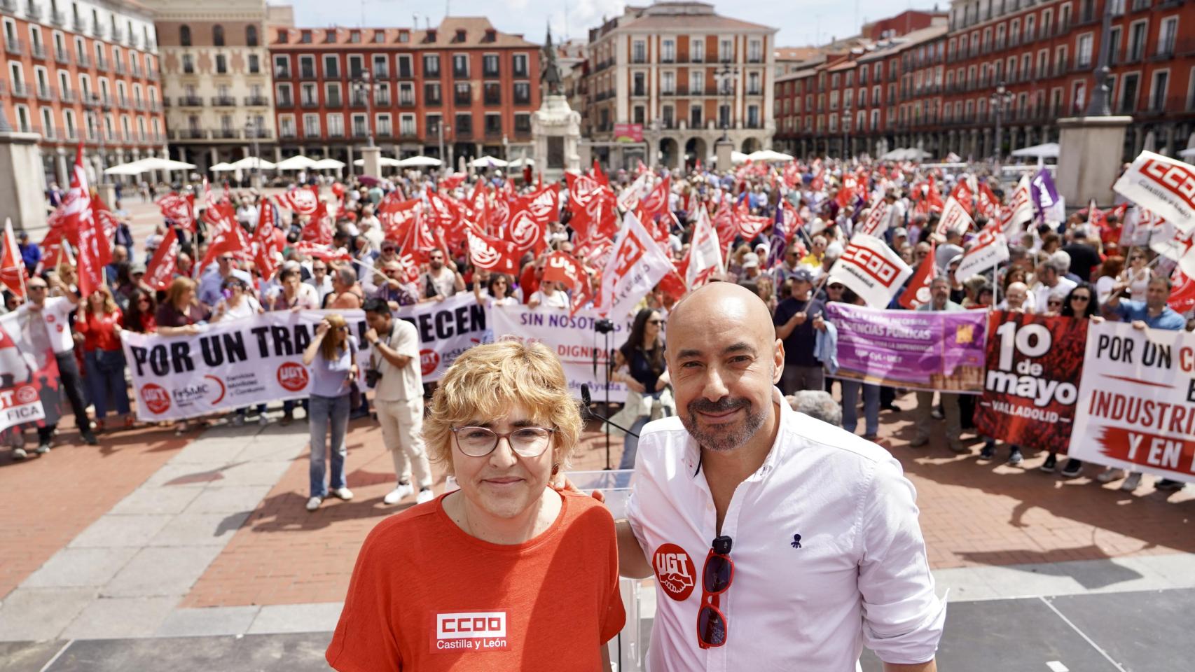 La secretaria general de CCOO Castilla y León, Ana Fernández de los Muros, y el secretario regional de UGT Óscar Lobo en la manifestación del 1 de Mayo en Valladolid