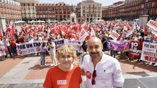 La secretaria general de CCOO Castilla y León, Ana Fernández de los Muros, y el secretario regional de UGT Óscar Lobo en la manifestación del 1 de Mayo en Valladolid