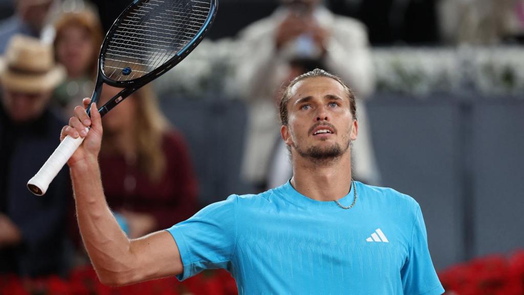 Zverev celebra su victoria ante Cobolli.