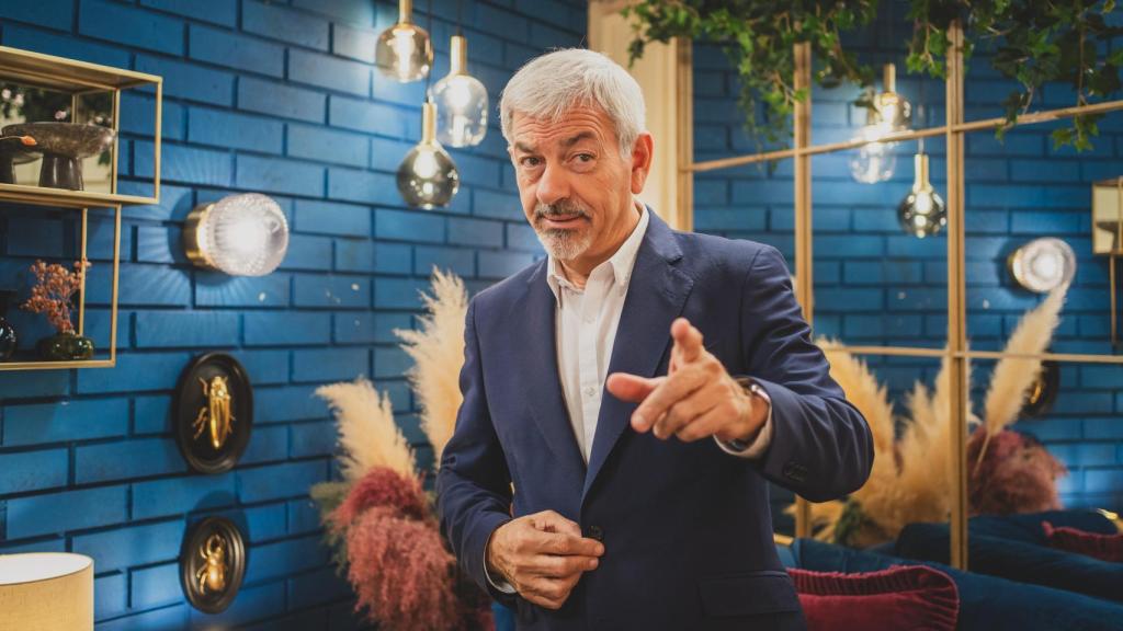 Carlos Sobera, enarcando su ceja.