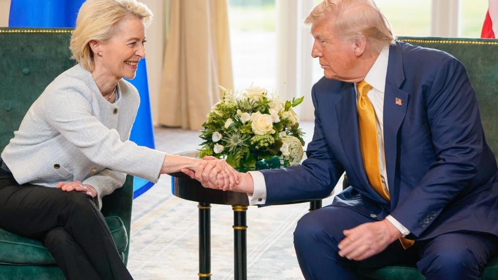 Ursula von der Leyen y Donald Trump, durante la firma del acuerdo arancelario de julio de 2025 en Turnberry