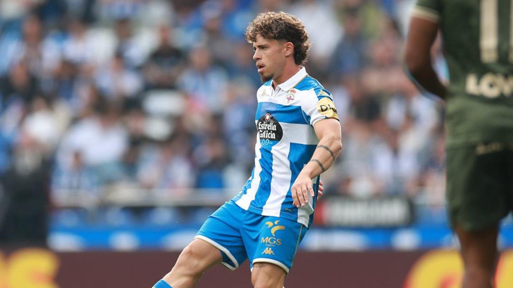 Mario Soriano en un lance del partido.