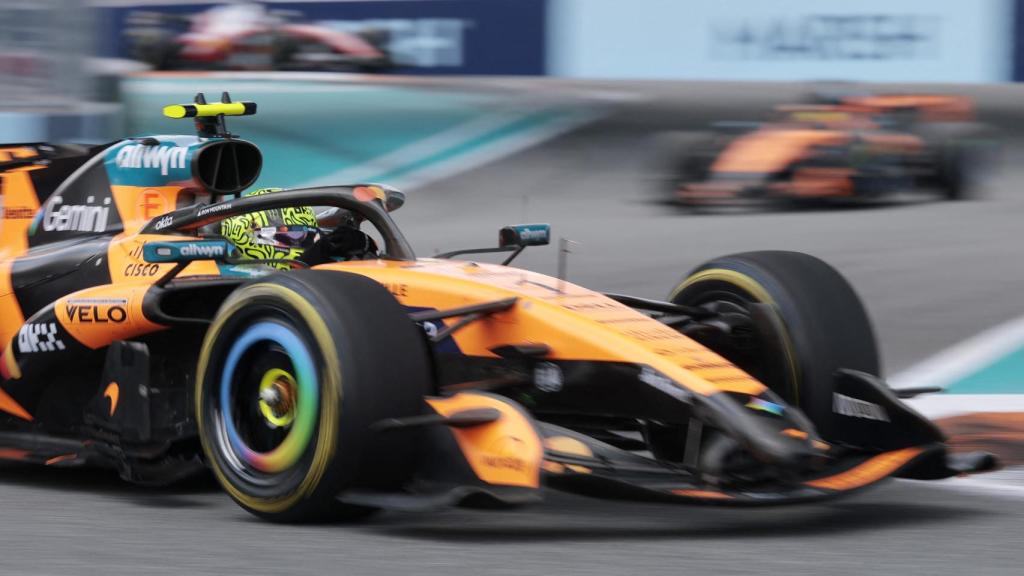 Lando Norris encabeza la carrera al sprint del GP de Miami.