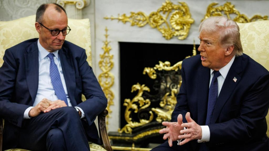 El canciller alemán, Friedrich Merz, junto al presidente de EEUU, Donald Trump en el Despacho Oval de la Casa Blanca.