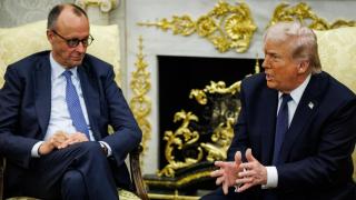 El canciller alemán, Friedrich Merz, junto al presidente de EEUU, Donald Trump en el Despacho Oval de la Casa Blanca.